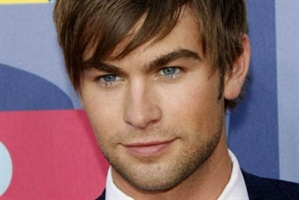 Chace Crawford bei Sturz verletzt