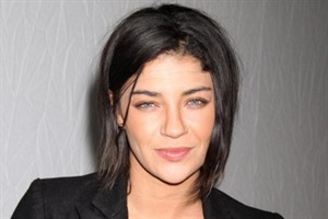 Jessica Szohr bald nackt im 