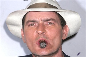 Charlie Sheen findet Ashton Kutcher "scheiße"