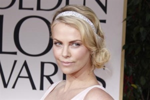 Charlize Theron hat Promi-Zirkus satt