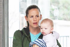 Jennifer Garner: Sohn ist ein Mamakind