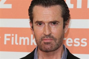 Rupert Everett bekommt Morddrohungen