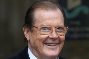 Roger Moore hält 