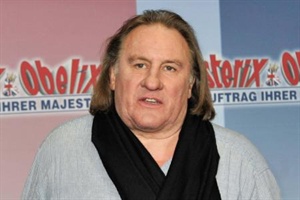 Gerard Depardieu winkt russischer Pass