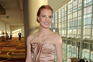 Jessica Chastain immer mit Ukulele unterwegs