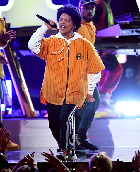 Bruno Mars and Cardi B perform their song Finesse at the Grammys 2