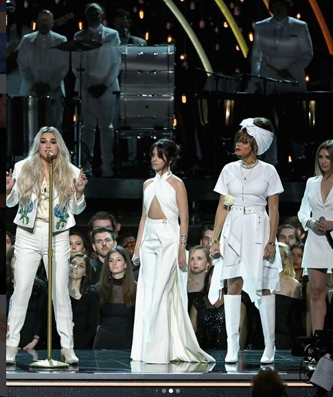 Kesha sings the song Praying alongside Camila Cabello, Andra Day, Julia Michaels, Cyndi Lauper and Bebe Rexha 2